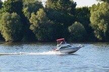 Speed Boat Ride in Pondicherry Speed Boat Ride in Pondicherry